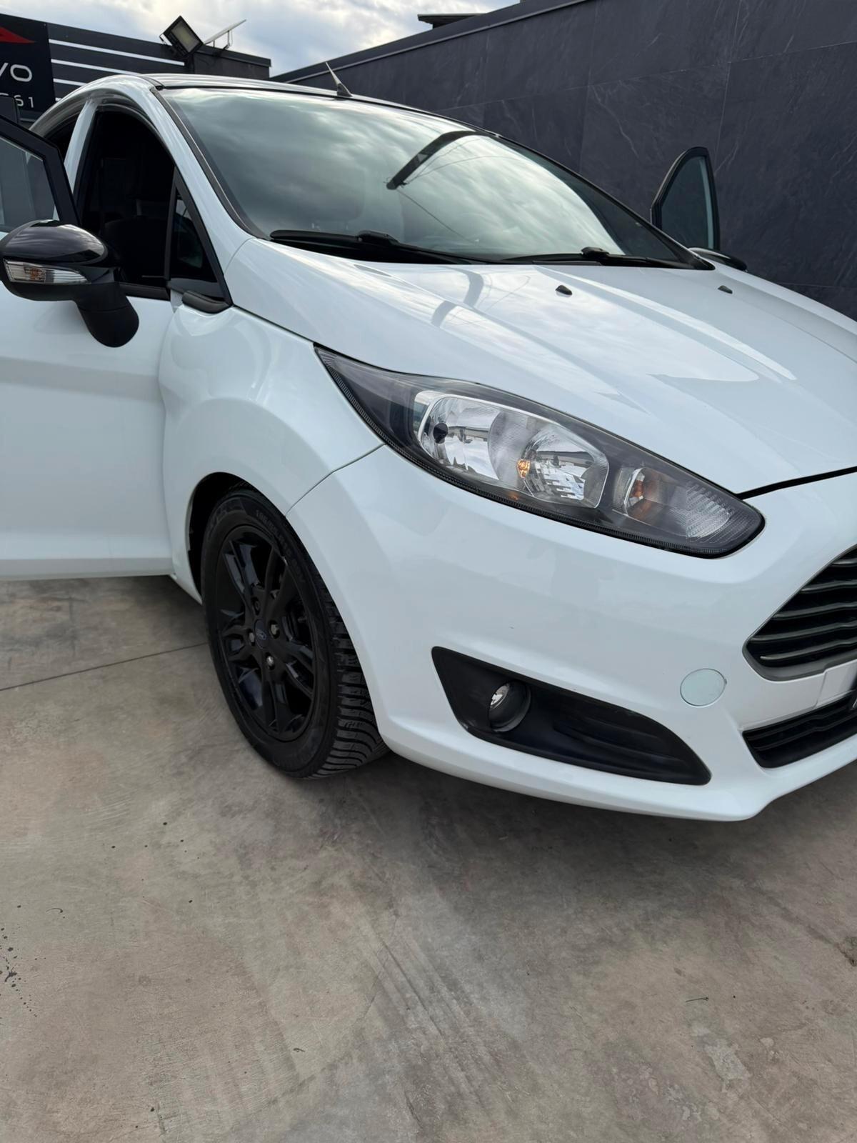 Ford Fiesta 1.5 TDCi 75CV 5 porte Black & White Edition
