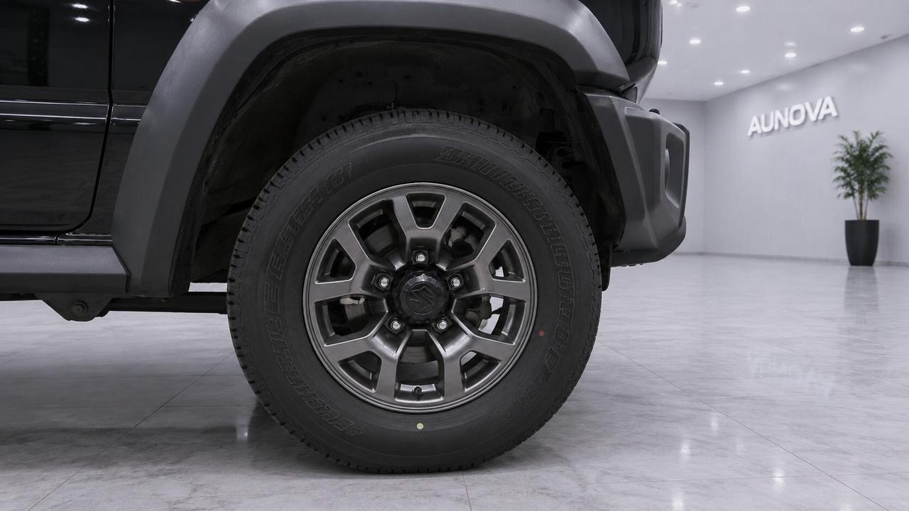 Suzuki Jimny 1.5 5MT Top
