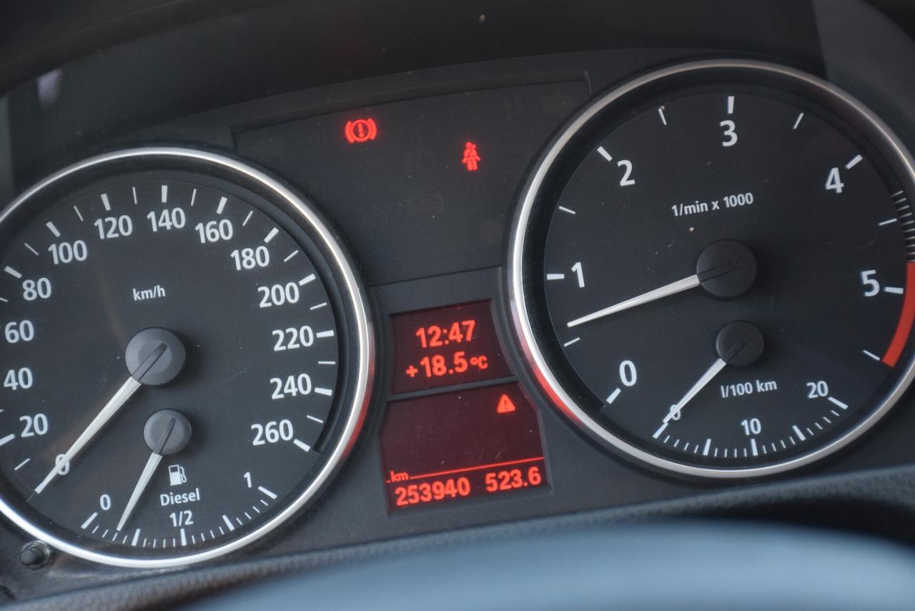 Bmw 330 330d Touring Futura navi pelle cruise sensori bt