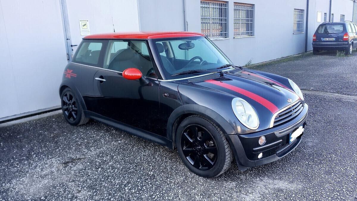 Mini Cooper 1.4 - diesel -