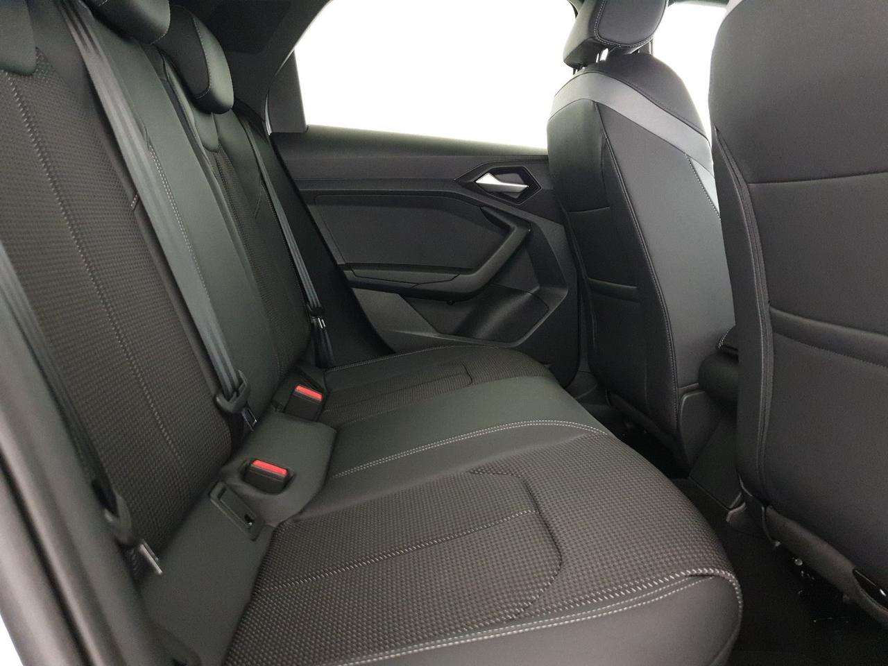 Sportback 40TFSI 207CV S tronic Identity Black