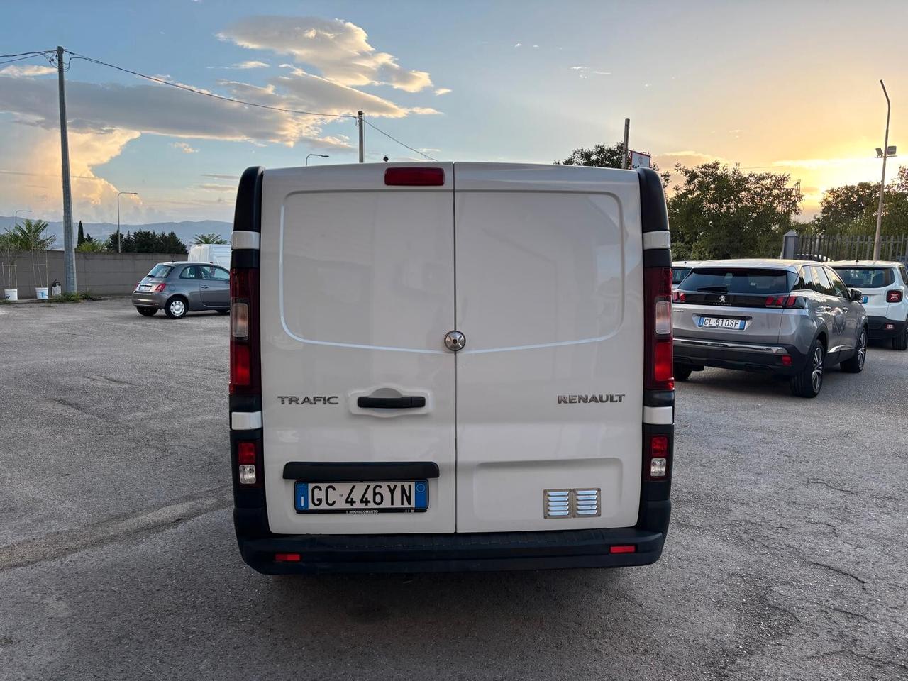 Renault trafic 2.0 dci 145 cv 10/2020