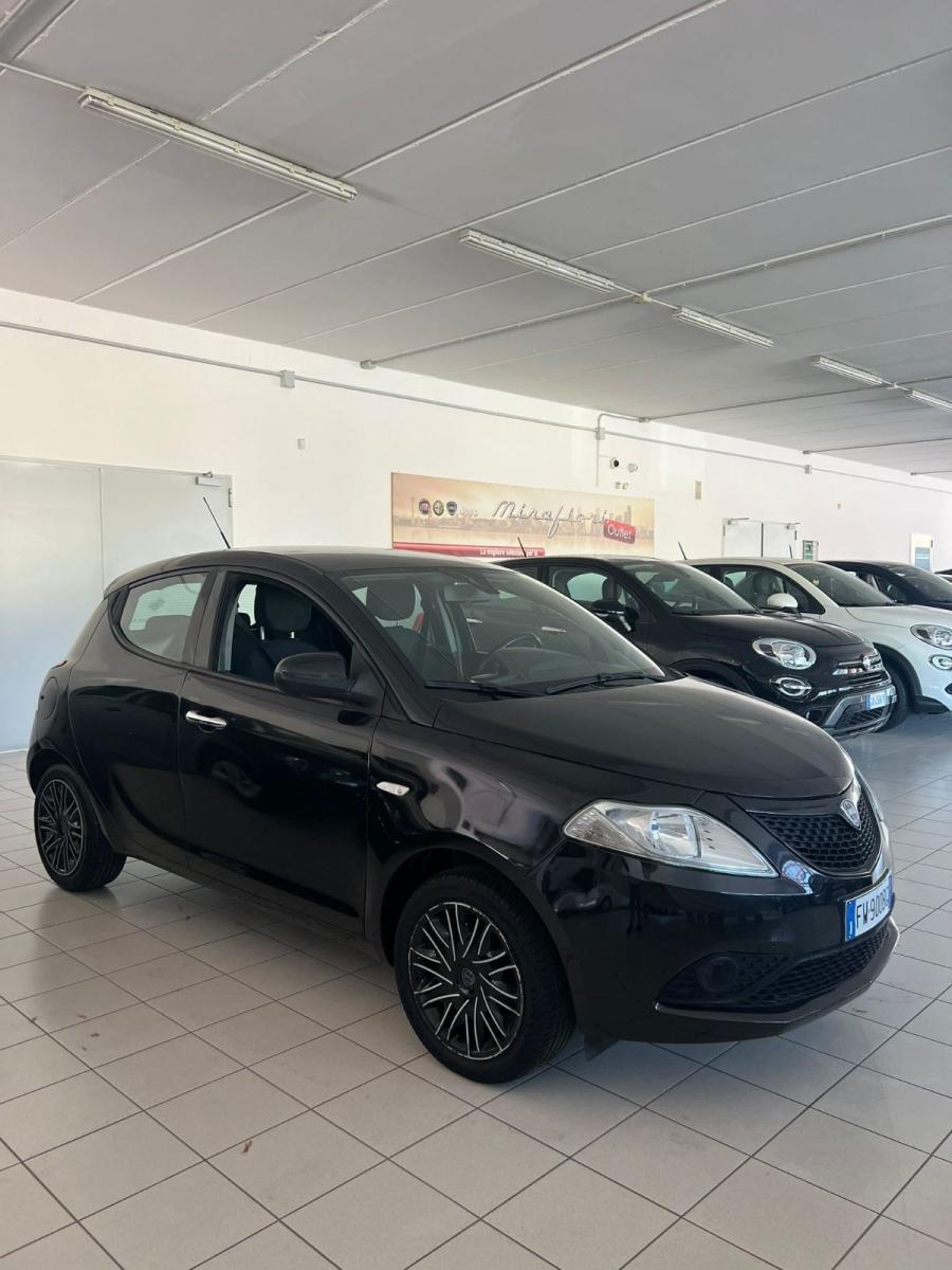 LANCIA - Ypsilon - 1.2 69 CV 5p. GPL Ecochic Gold