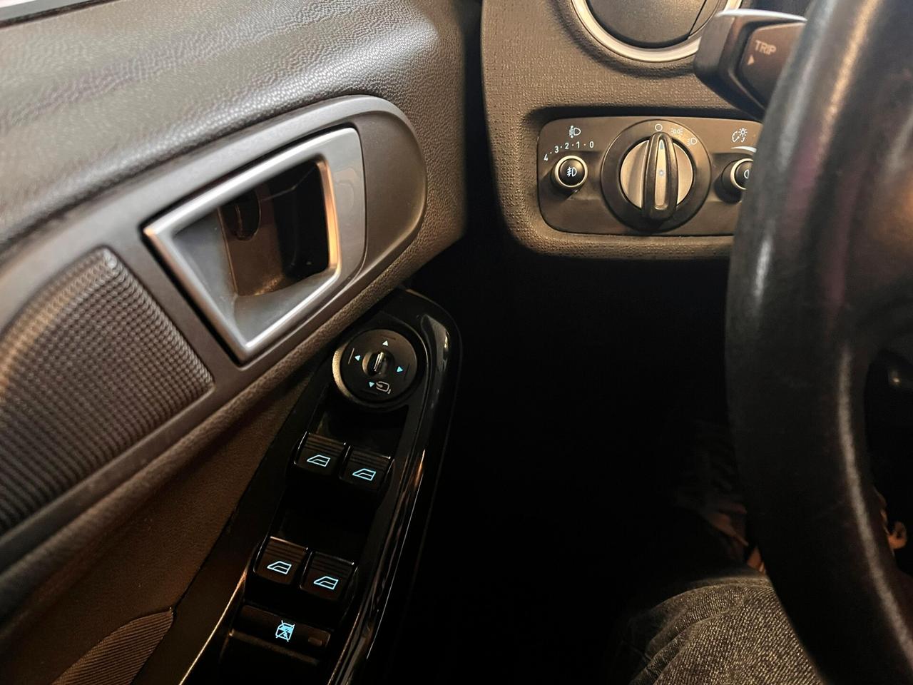 Ford Fiesta 1.5 TDCi 75CV 5 porte Titanium