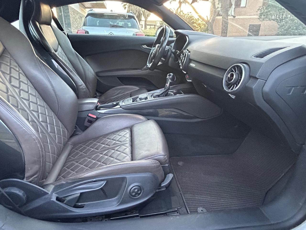 Audi TT TTS Coupé 2.0 TFSI 310 CV quattro S tronic