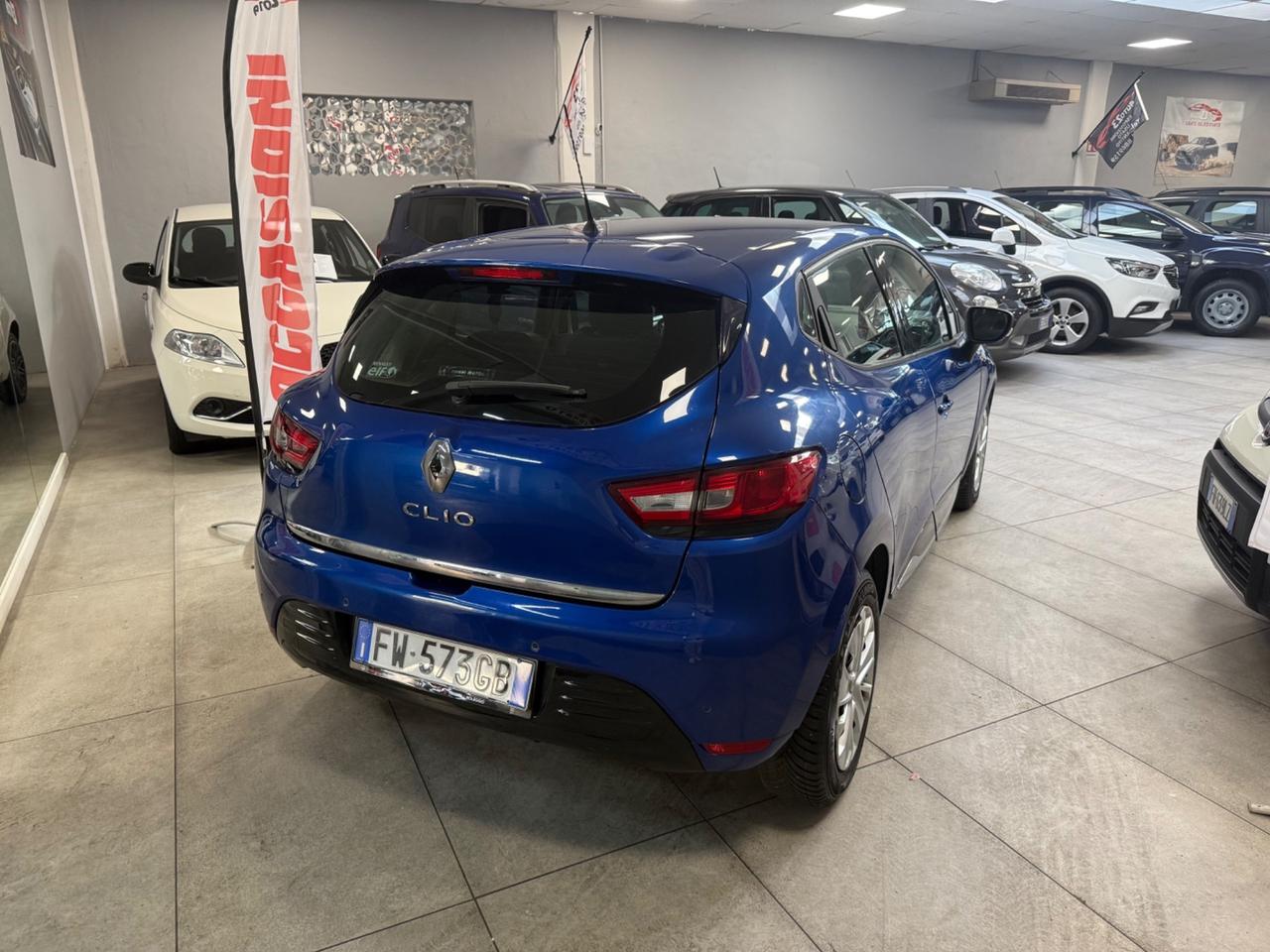 Renault Clio TCe 12V 75 CV 5 porte Moschino Life Ok Neopatentati