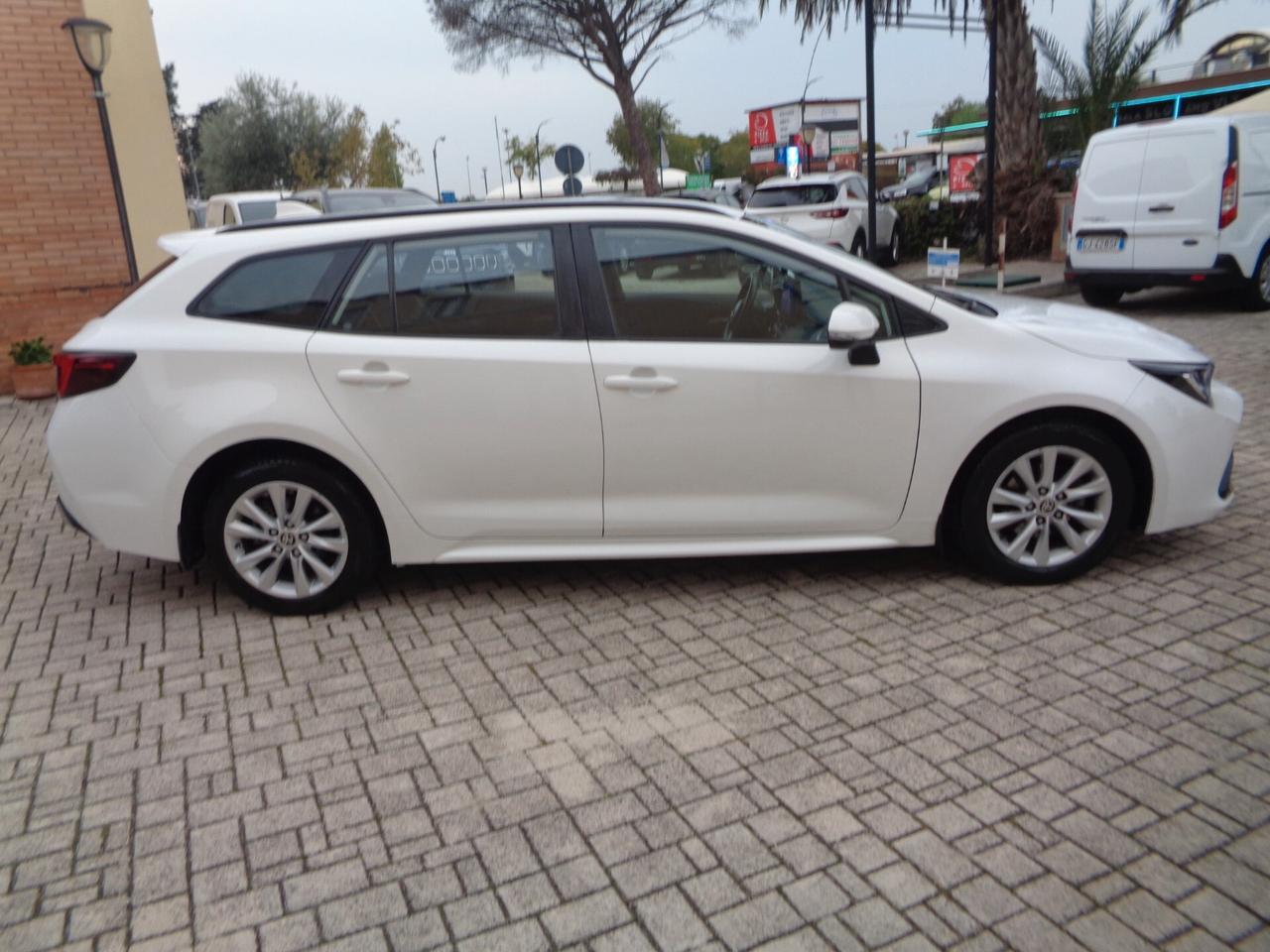 Toyota Corolla Touring Sports 1.8 Hybrid Active NESSUN VINCOLO DI FINANZIAMENTO