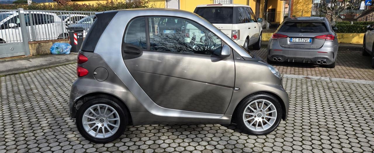 Smart ForTwo 1000 52 kW MHD coupé passion