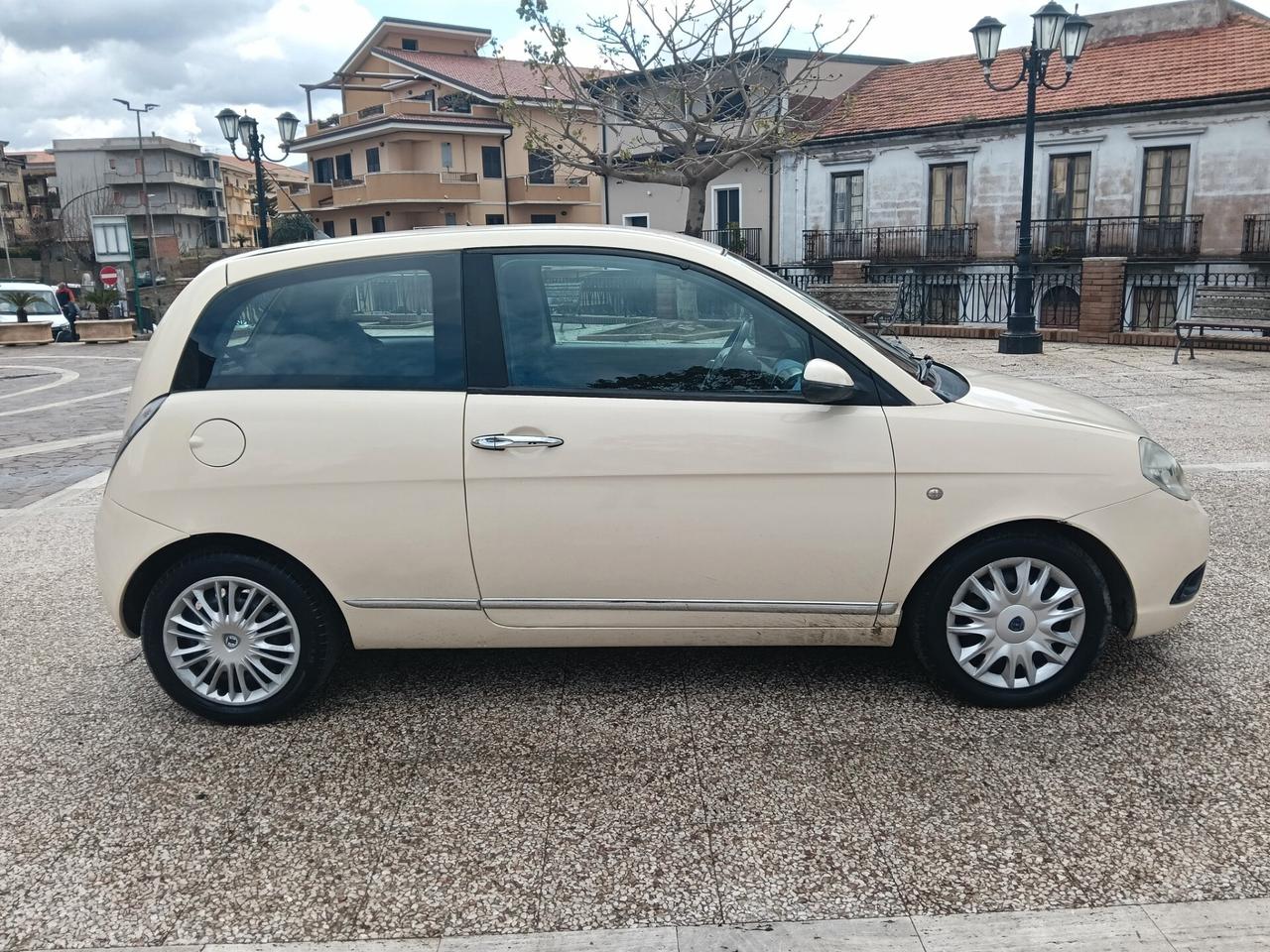 Lancia Ypsilon 1.2 16V Argento solo 89000 km