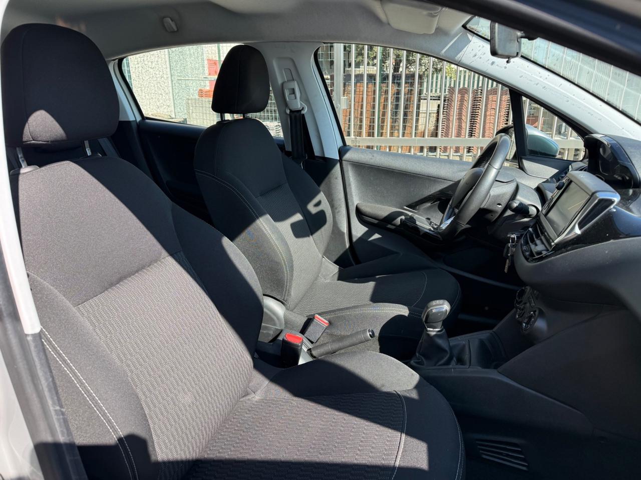 Peugeot 208 PureTech 82 5p. GPL Allure