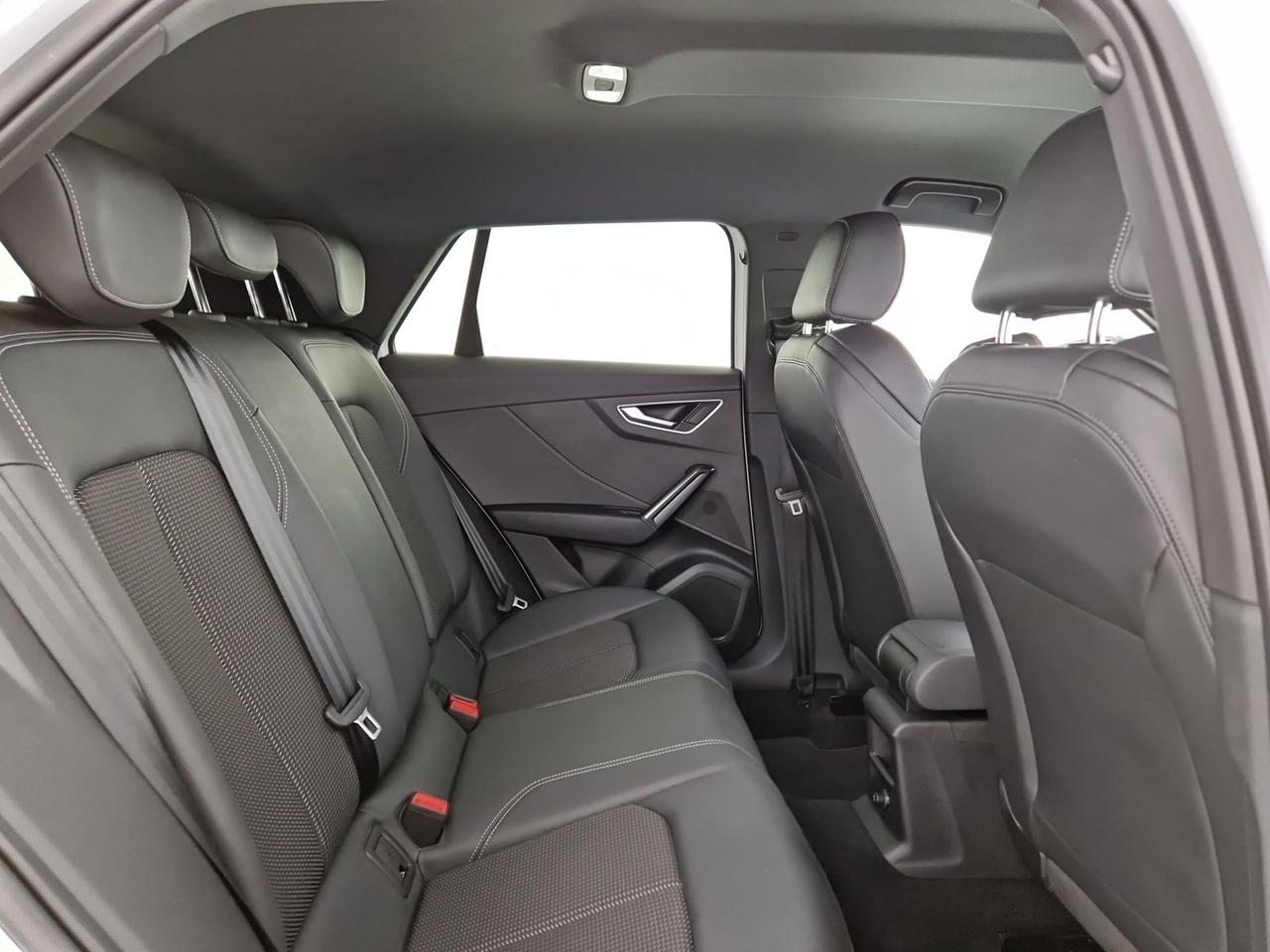 Audi Q2 35 1.5 tfsi identity black s-tronic