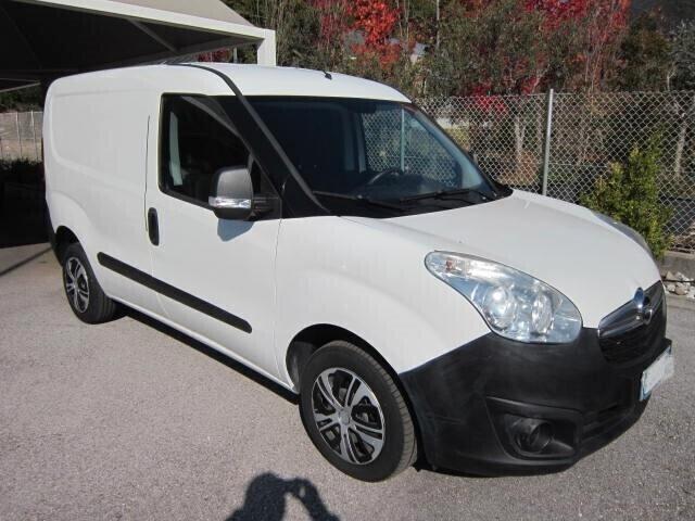 Fiat Doblò 1.3 MJT PC Combi = Opel Combo 1.3 CDTI PC-TN Van 750kg E6