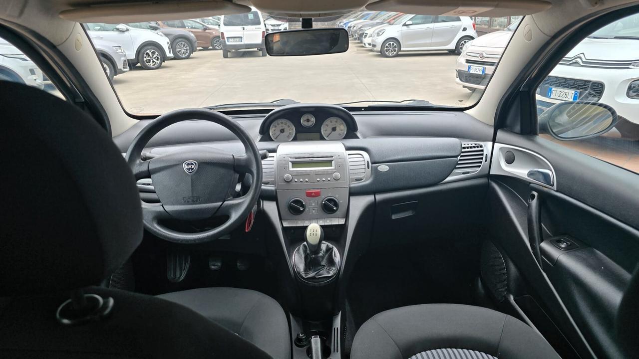 Lancia Ypsilon 1.3 MJT 75 CV Argento