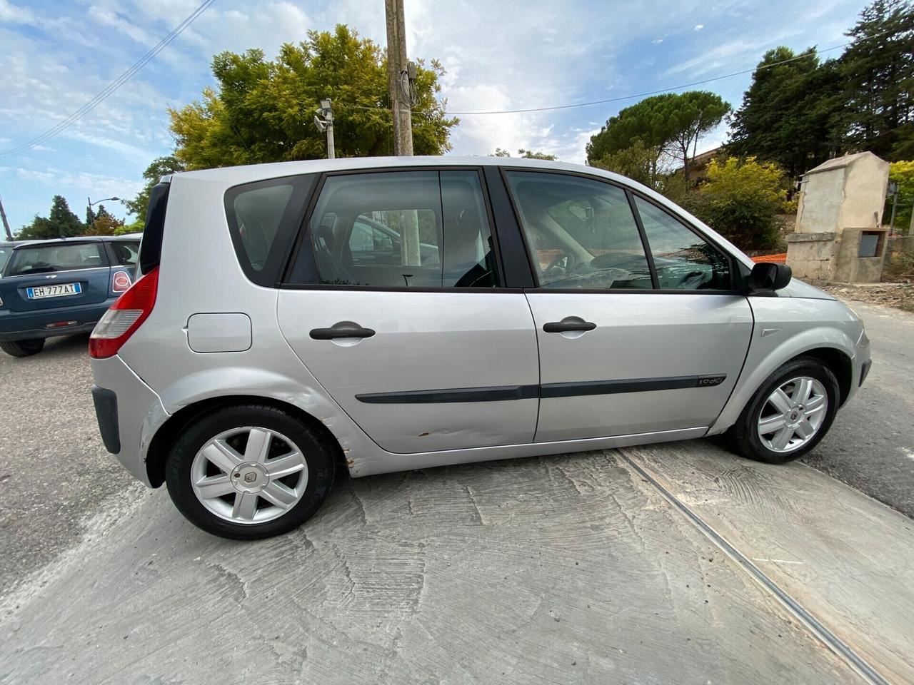 Renault Scenic 1.9 dCi 130CV Dynamique