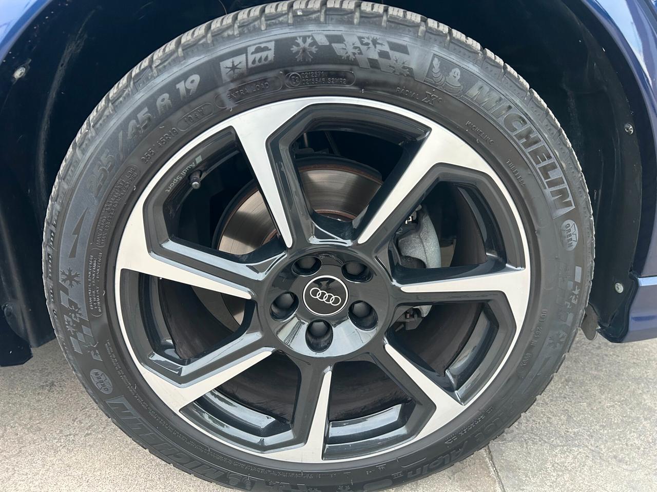Audi Q3 35 TDI S line edition