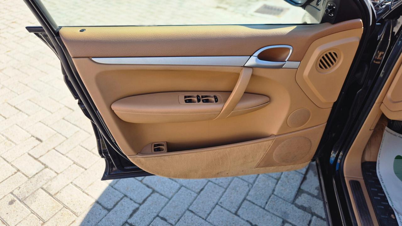 Porsche Cayenne 4.5 cat S /iscritta ASI /AUT/PELLE/SENSORI