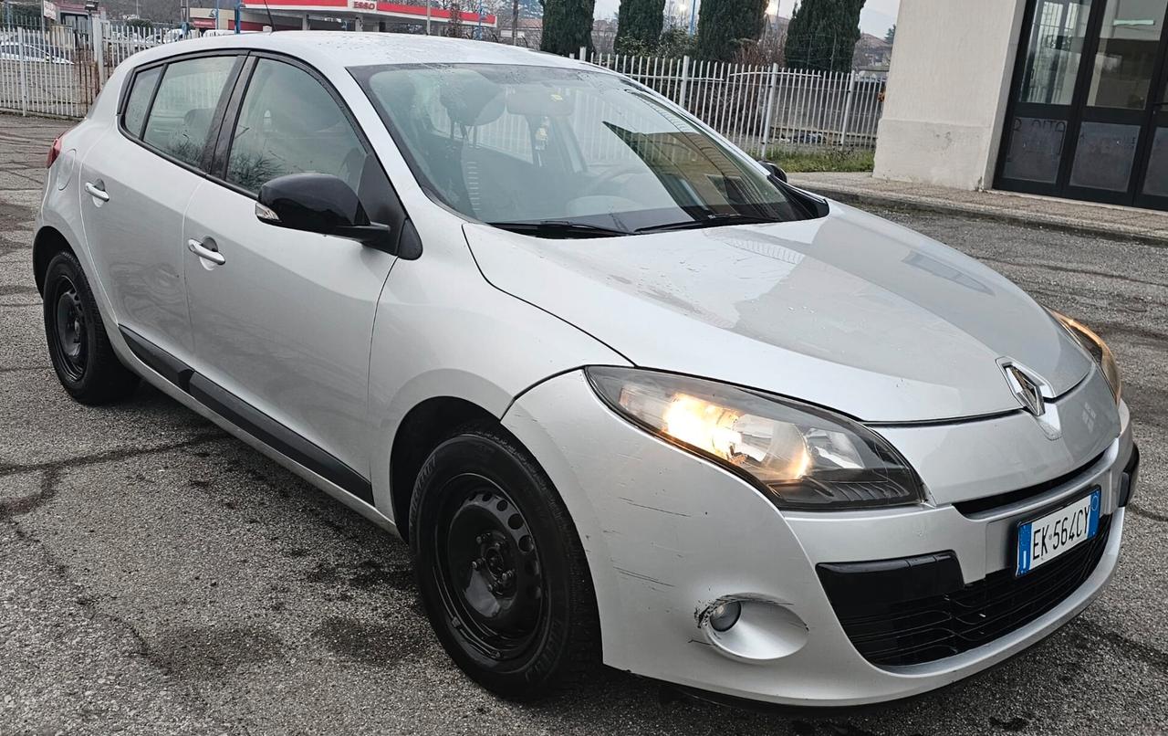 Renault Megane Mégane Coupé 1.5 dCi 110CV EDC Wave Edition