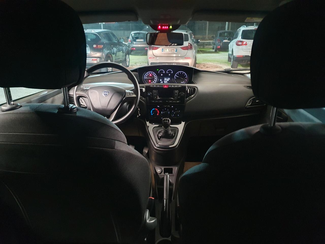 Lancia Ypsilon 1.0 FireFly 5 porte S&S Hybrid Ecochic Silver