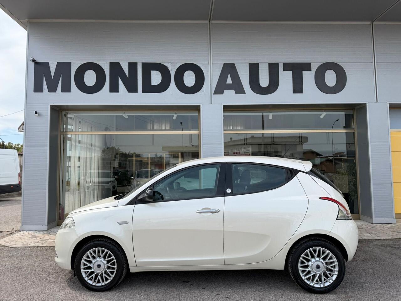 Lancia Ypsilon 1.2 69 CV 5p. GPL Ecochic Gold 2013 NEOPATENTATI