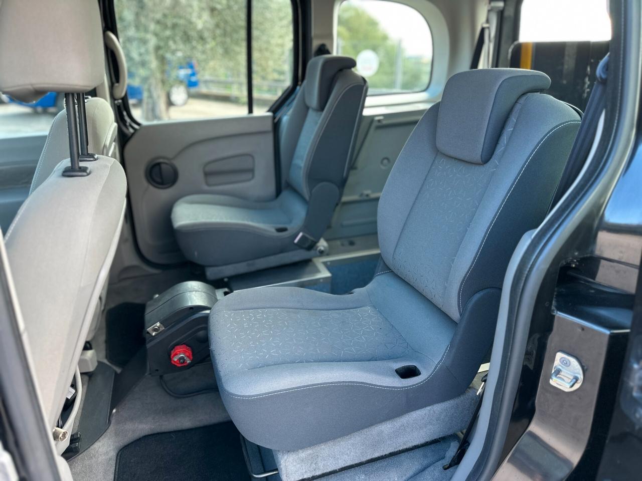 Renault Kangoo 1.5 dCi 105CV 5 porte Pianale Ribassato con Pedana