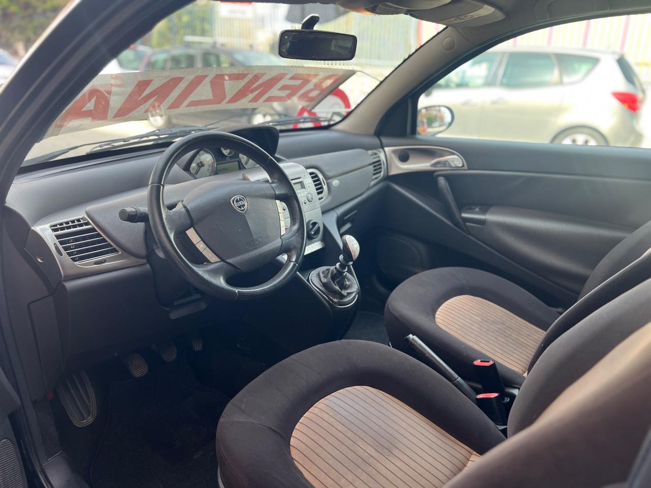 Lancia ypsilon 1.2 Benzina Anno 2008 160,000Km