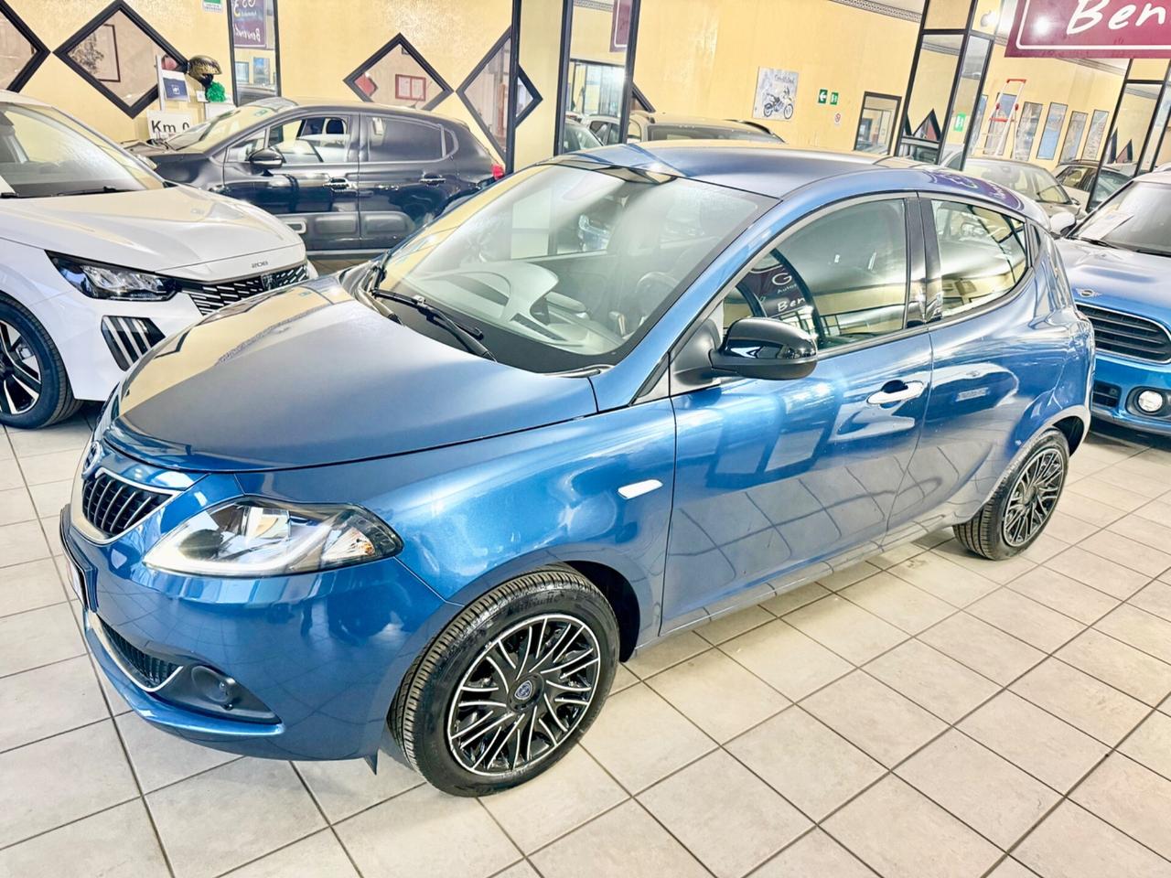 Lancia Ypsilon 1.0 FireFly 5 porte S&S Hybrid Gold