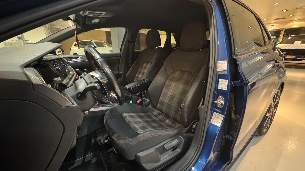 VOLKSWAGEN POLO GTi 200CV-2019