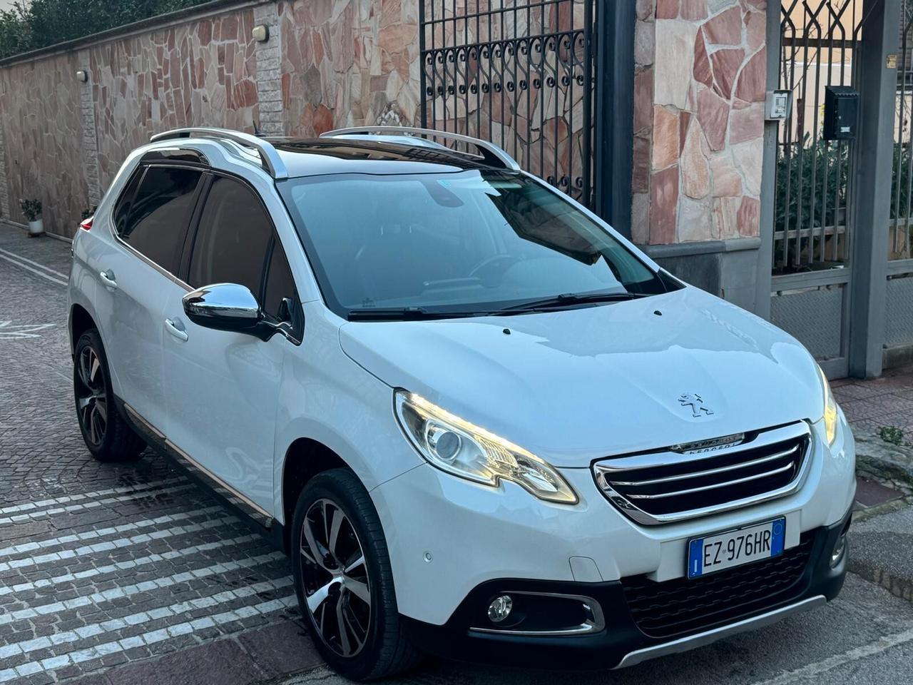 Peugeot 2008 BlueHDi 120 S&S Black Matt Limited Edition