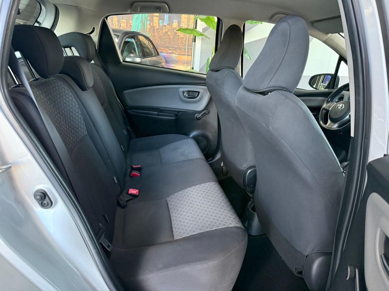 Toyota Yaris 1.0 5 porte Lounge-84.000 Km