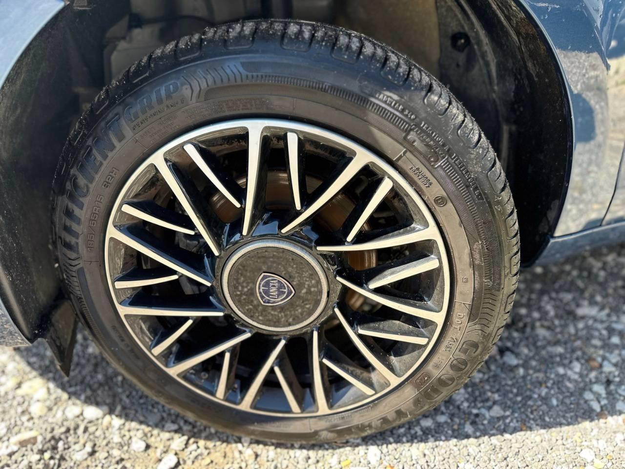 LANCIA Ypsilon III 2021 - Ypsilon 1.0 firefly hybrid Platino s&s 70cv