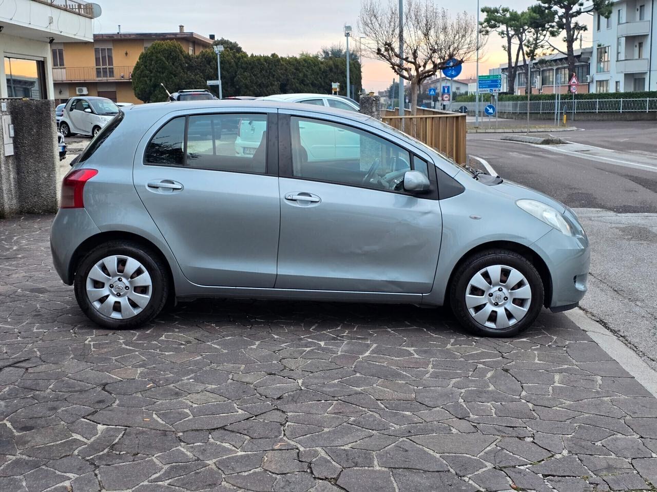 Toyota Yaris 1.0 BENZINA UNICO PROPRIETARIO OK PER NEOPATENTATI