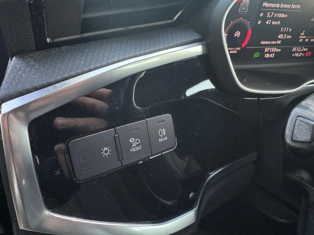 Audi Q3 Business Advanced 2.0 35 TDI  #10142