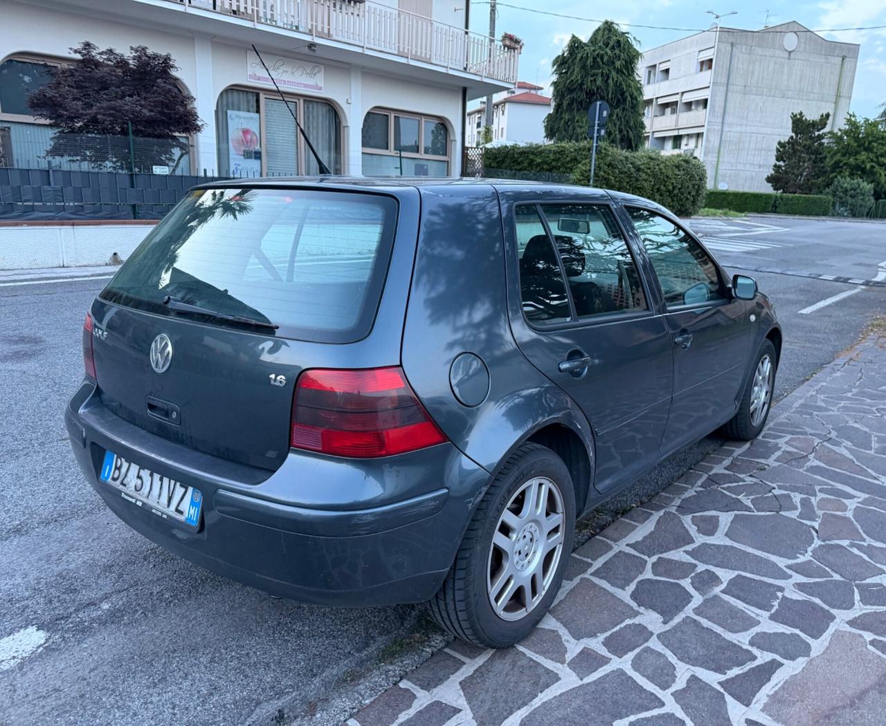 Volkswagen Golf 1.6 16V cat 5 porte Highline
