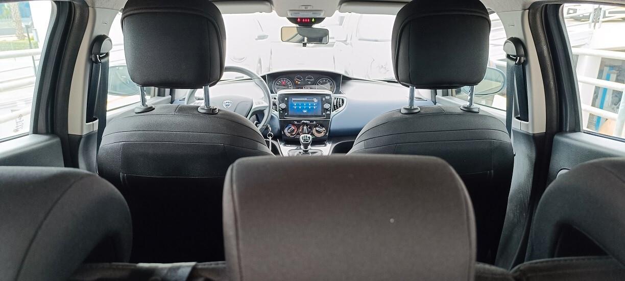 Lancia Ypsilon 1.0 FireFly 5 porte S&S Hybrid Platino