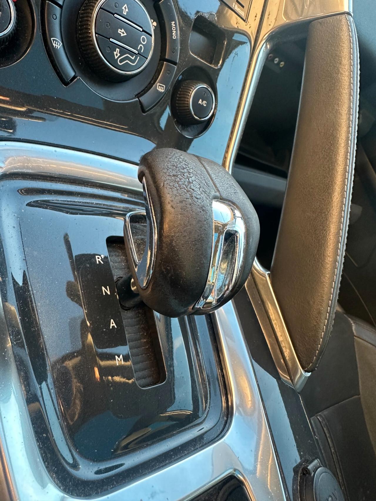 Peugeot 3008 HYbrid4/DIESEL 2012 Stupenda