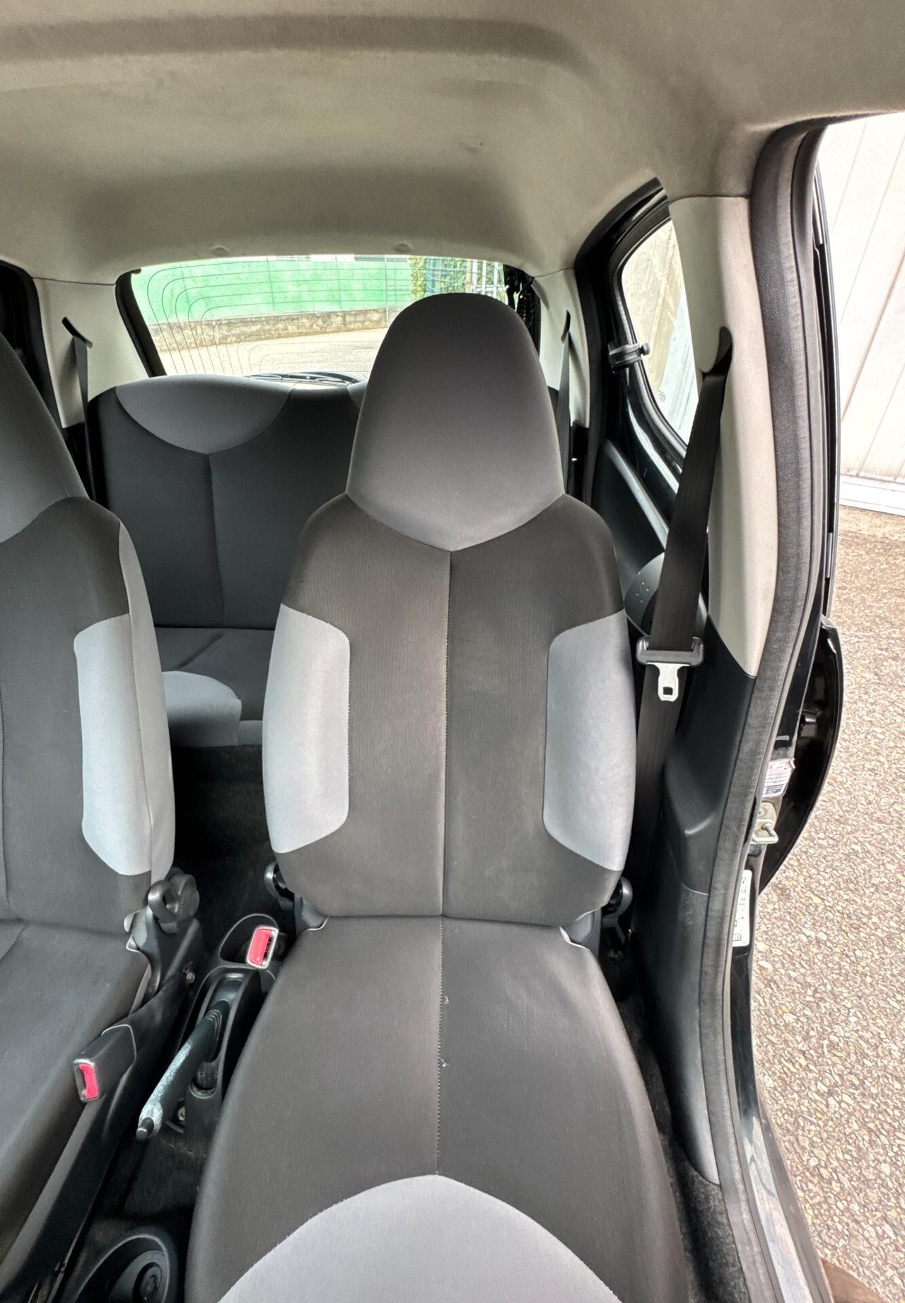 Peugeot 107 1.0 50kW 5P Benz *UNICO PROPRIETARIO*