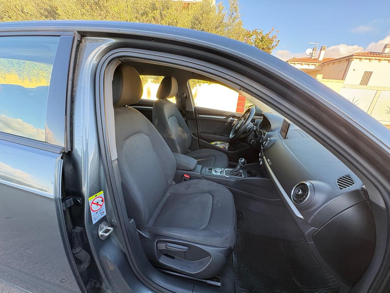 Audi A3 1.6 30 TDI Admired #8285