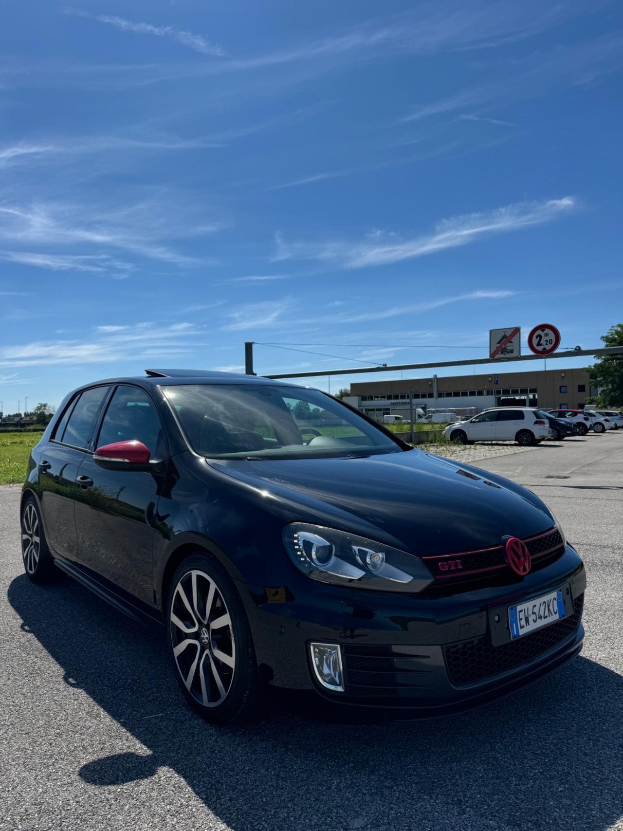 Volkswagen Golf GTI 2.0 TSI 5p.
