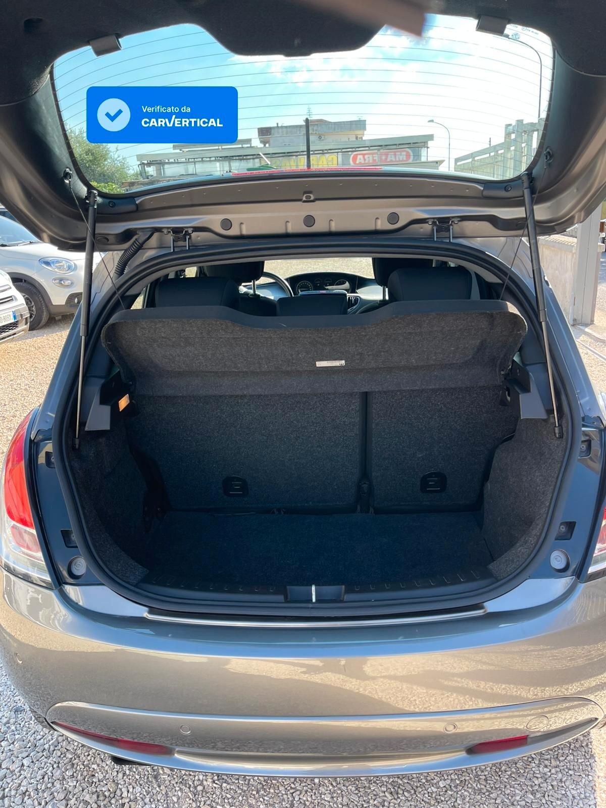 Lancia Ypsilon 1.0 FireFly 5 porte S&S Hybrid Gold Plus