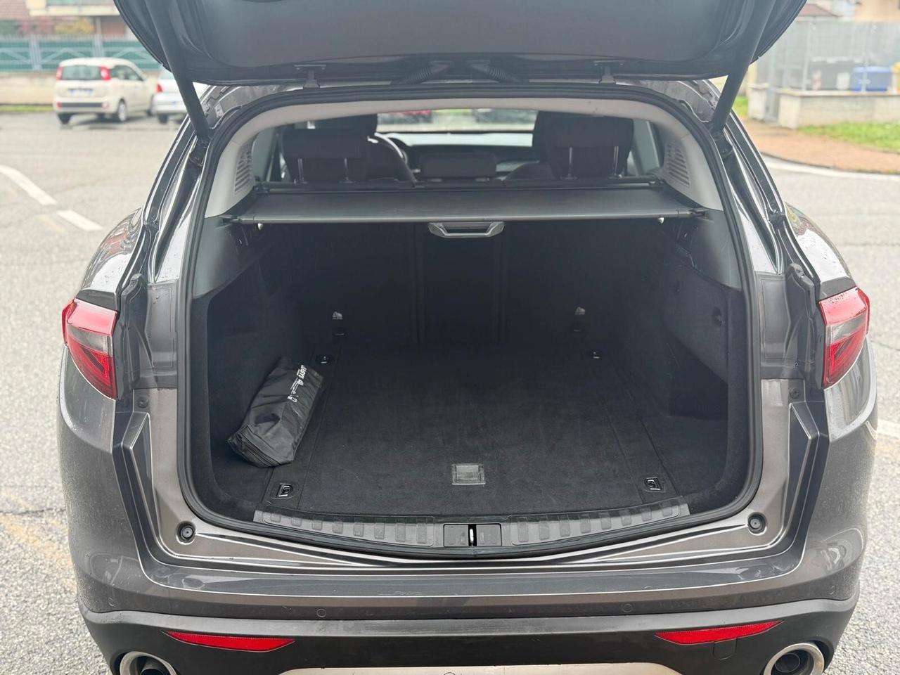 Alfa Romeo Stelvio 2.2 Turbodiesel 190 CV AT8 Q4 Business