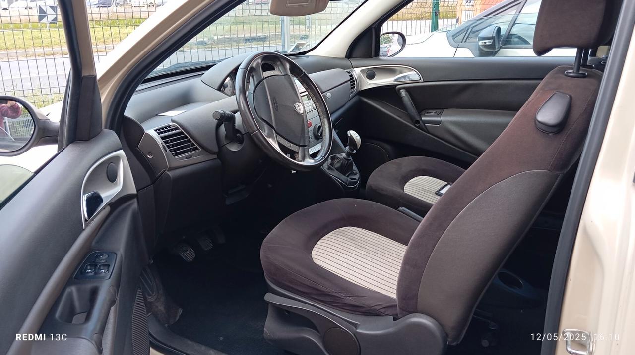 Lancia Ypsilon 1.2 Argento