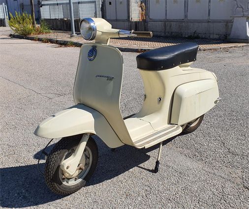 Innocenti Lambretta J50