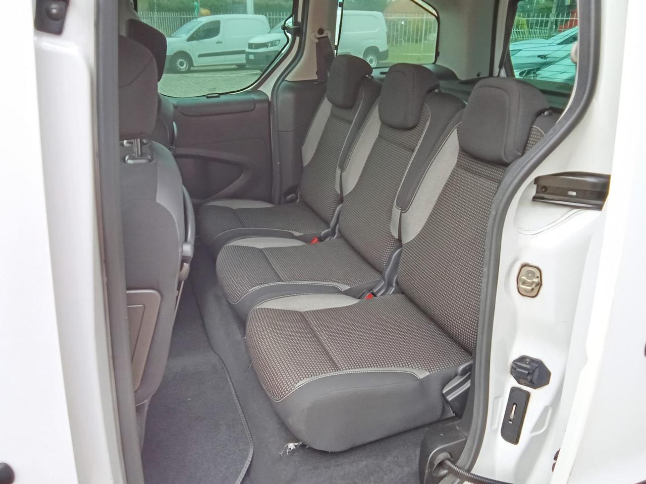 Peugeot Partner Tepee BlueHDi 120 S&S Outdoor