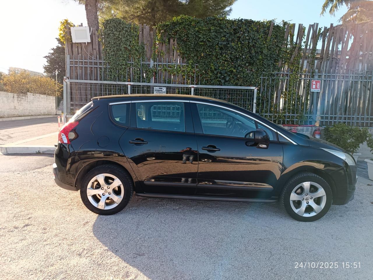 Peugeot 3008 1.6 e-HDi 115CV cambio robotizzato S.&S. Business 5700 senza garanzia 6600 con garanzia