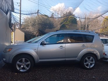 Mitsubishi Outlander 2.0 DI-D Instyle 7 posti