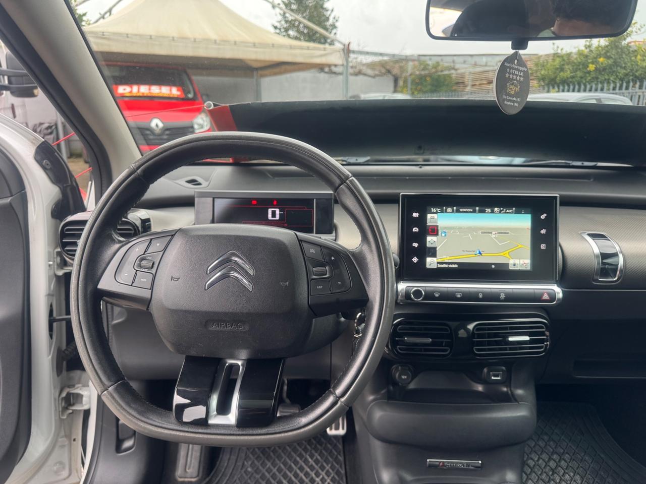 Citroen C4 Cactus BlueHDi 100 Shine