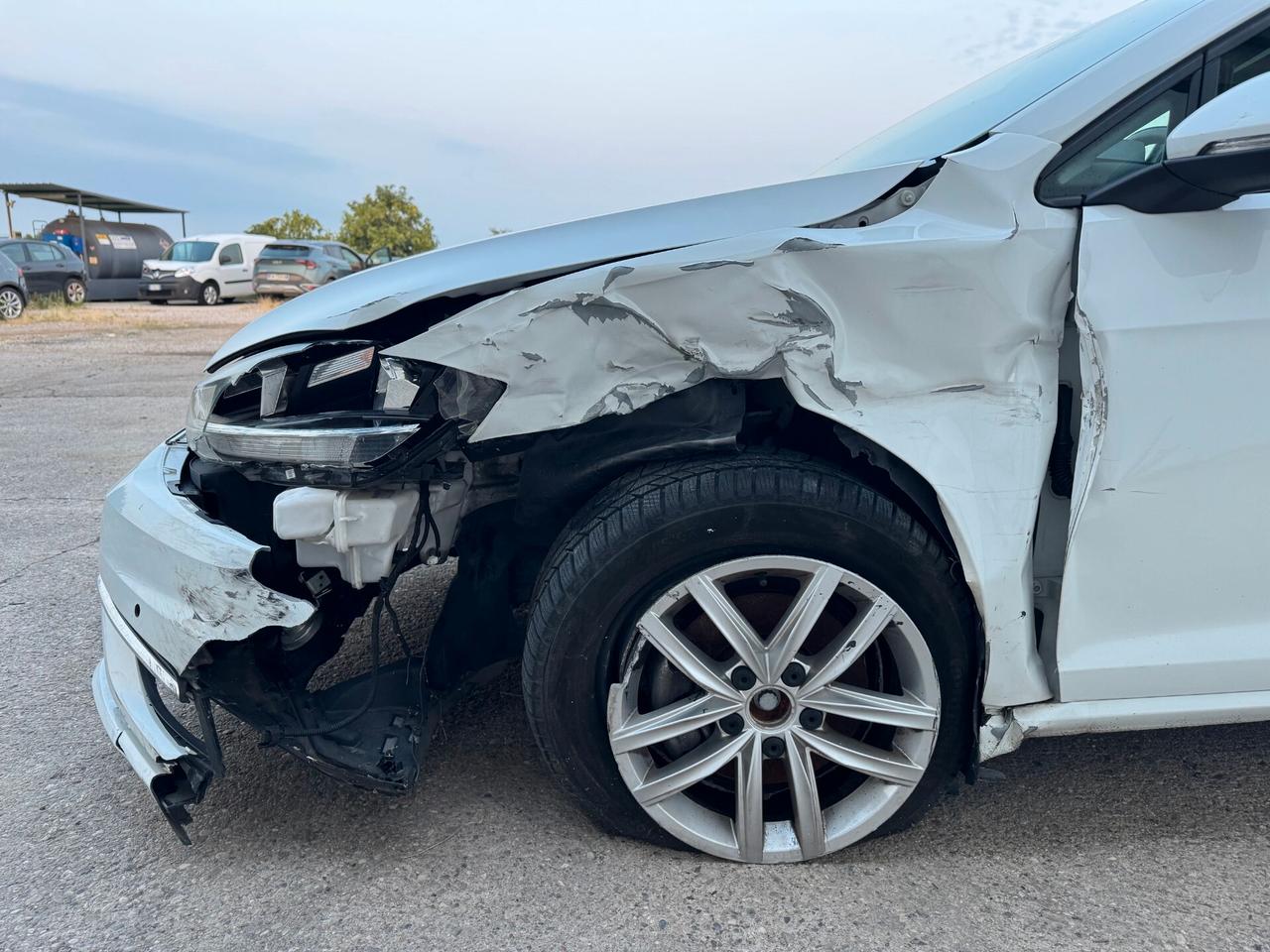 Volkswagen Golf Variant 1.6 tdi 115cv INCIDENTATA