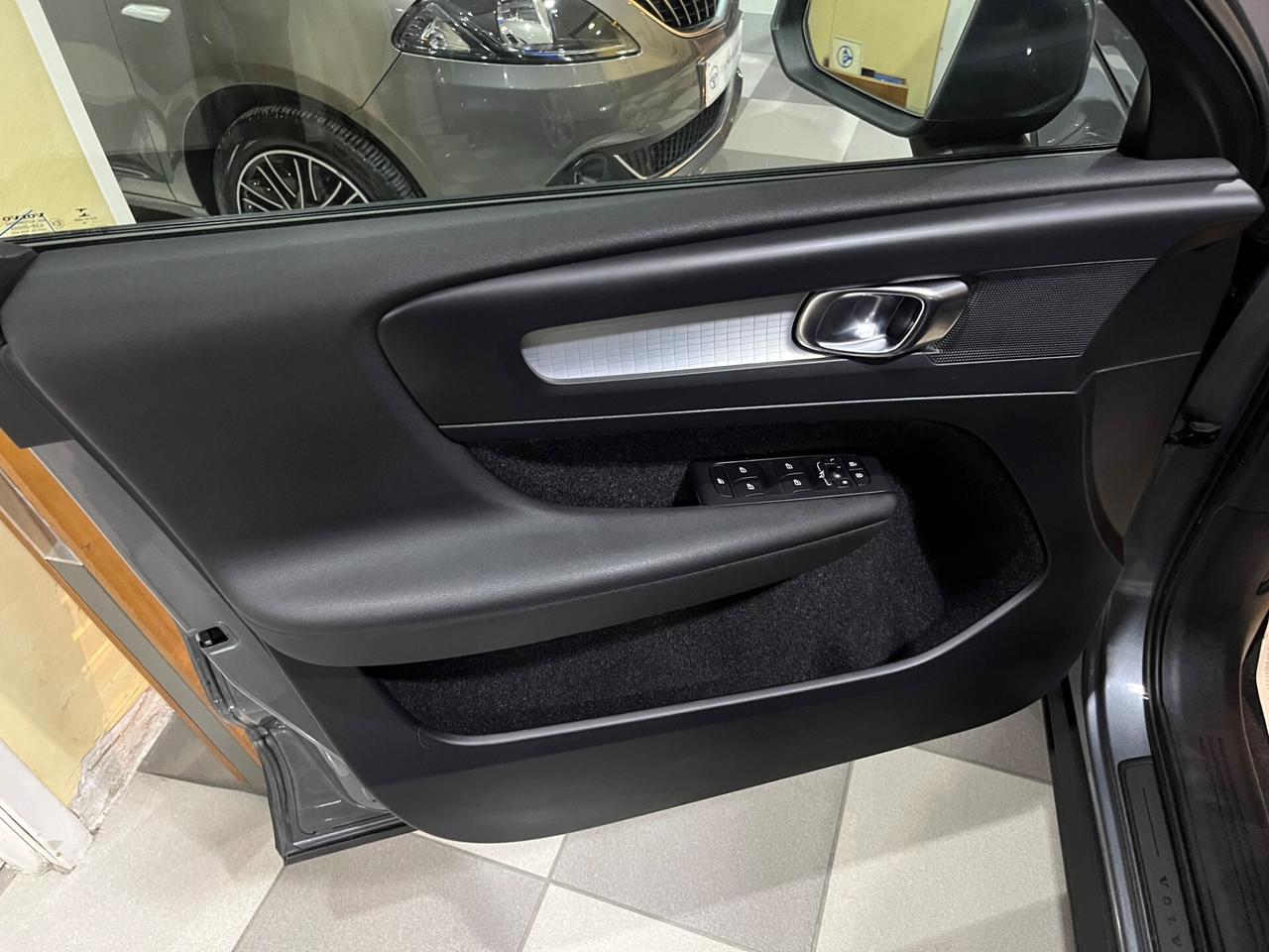 Volvo XC40 D4 AWD Geartronic Momentum