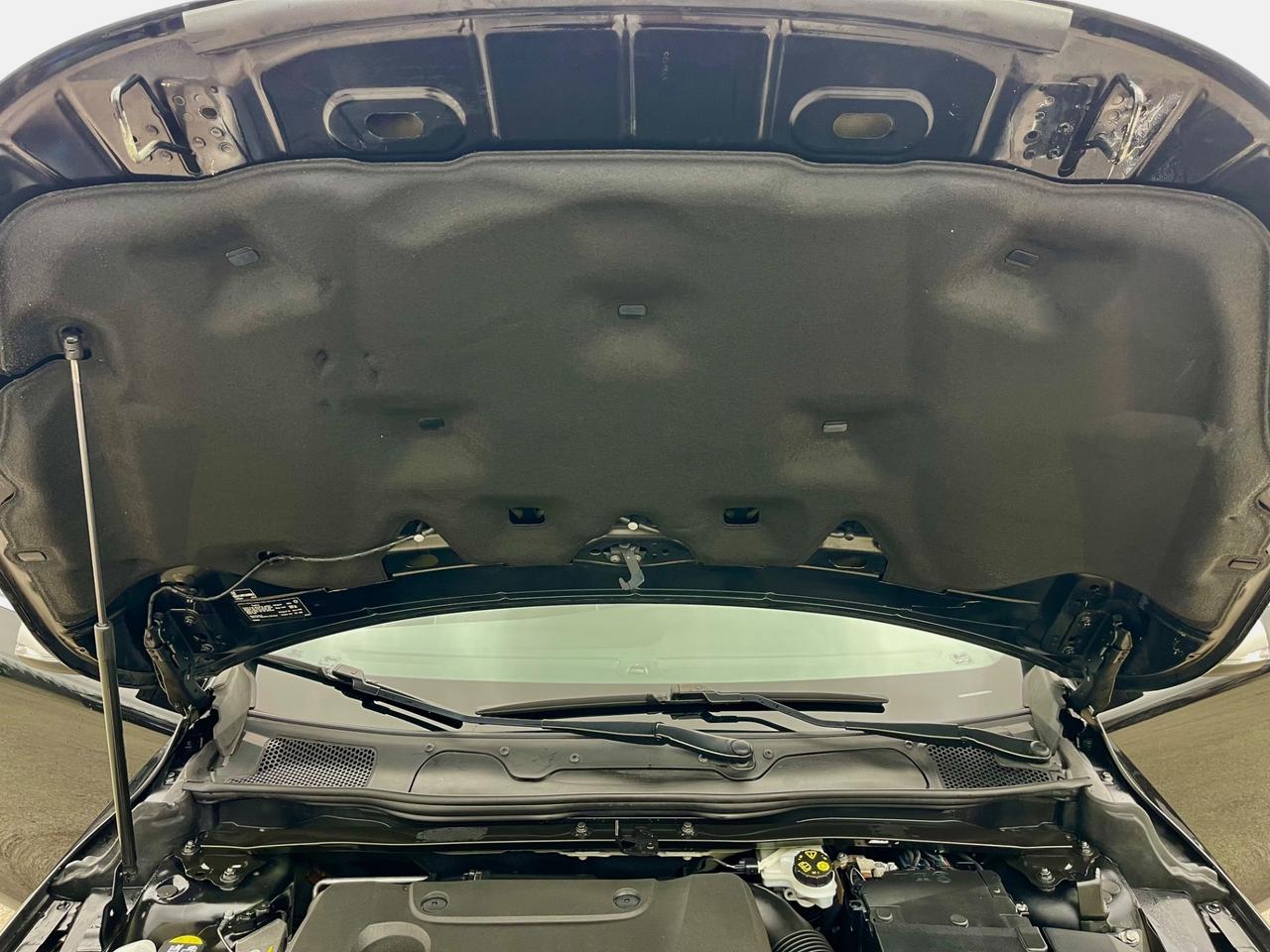 VOLVO V40 2.0 D2 120CV R-DESIGN FULL LED MY17