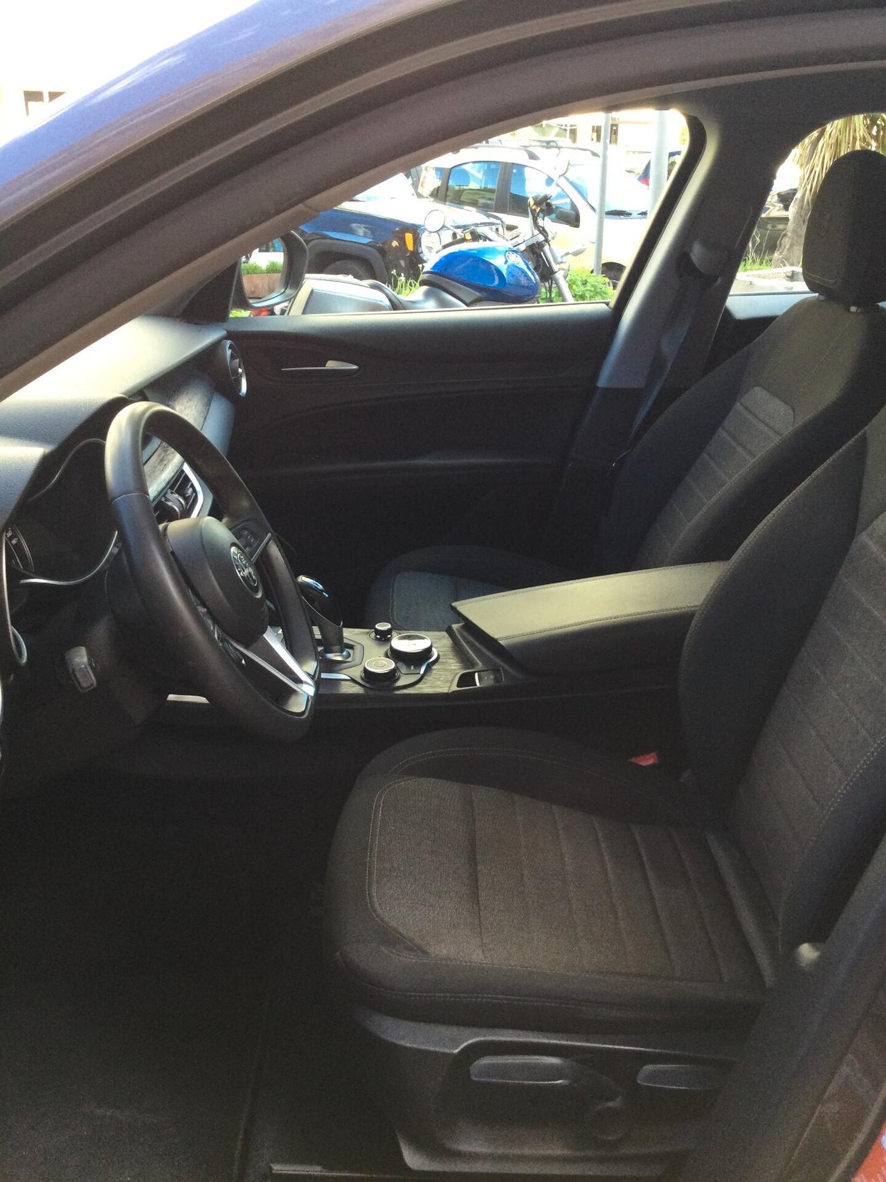 Alfa Romeo Stelvio 2.2 Turbodiesel 160 CV AT8 RWD Business